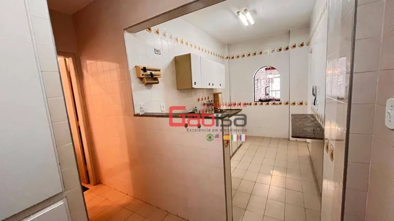 Imagem Apartamento com 3 dormitórios à venda, 110 m² por R$ 650.000,00 - Centro - Cabo Frio/RJ
