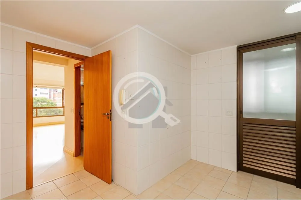 Imagem Bem-vindo a este espaçoso apartamento com uma localização privilegiada e uma variedade de comodid...