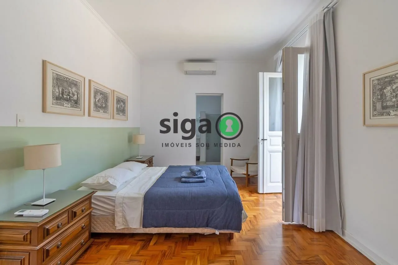 Imagem Casa Assobradada no Jardim Europa, com 3 suítes, Mobiliado, 2 vagas, para Venda ou locação.