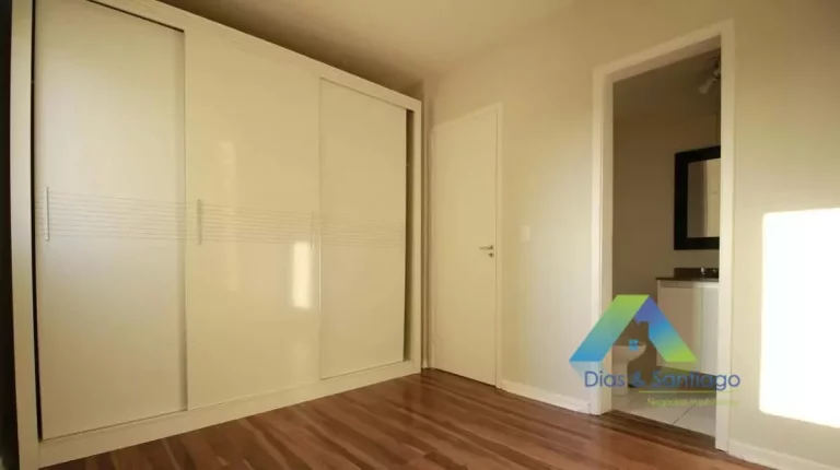 Imagem Apartamento com 3 dormitórios e 2 banheiros em Vila das Mercês/SP!