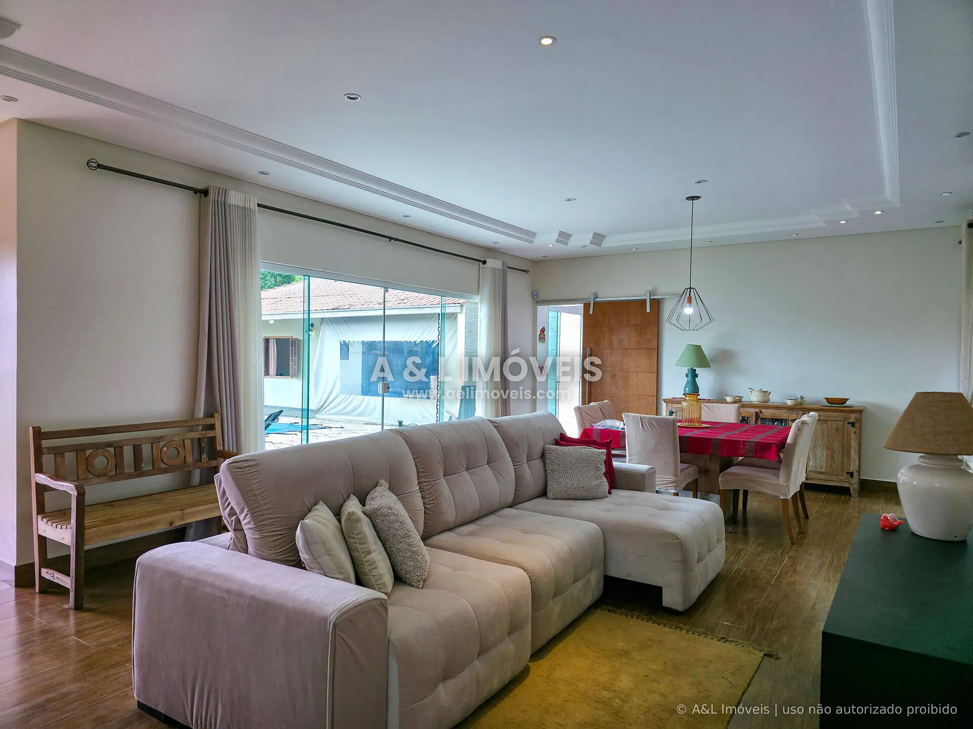 Imagem Casa em Tremembé | 313 m², 4 Suítes, Piscina e Área Gourmet