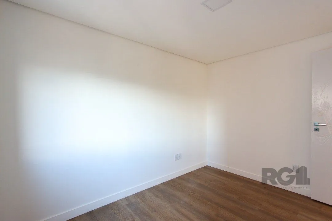 Imagem Apartamento em Porto Alegre no Bairro Petrópolis, de 2 quartos, semi mobiliado.