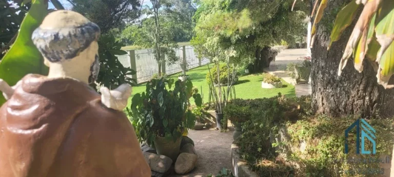Imagem Chácara LINDA com 3 casas a venda 9.000m2, bem localizada em Contenda - PR