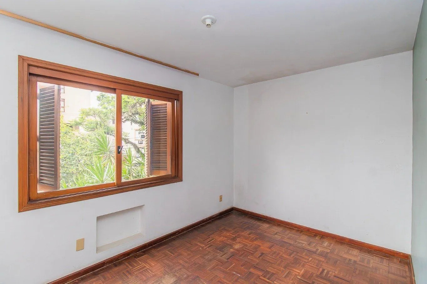 Imagem Apartamento de 2 dormitórios e 94m² à venda em Petrópolis, Porto Alegre.