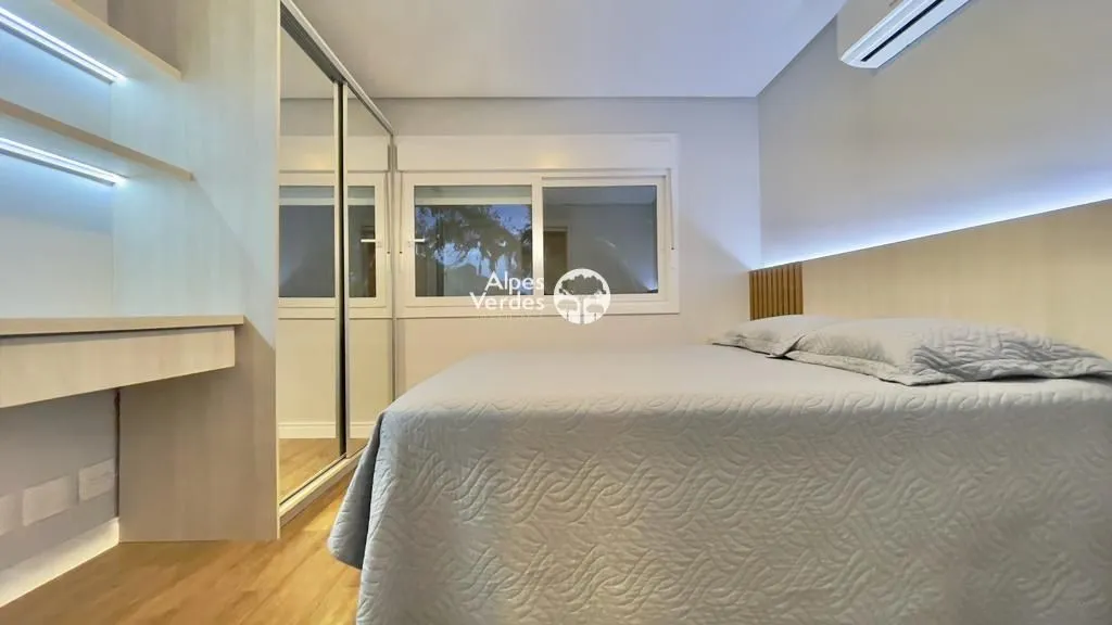 Imagem Vende-se apto com vista para a roda gigante de Canela-1 quarto-R$770.000,00