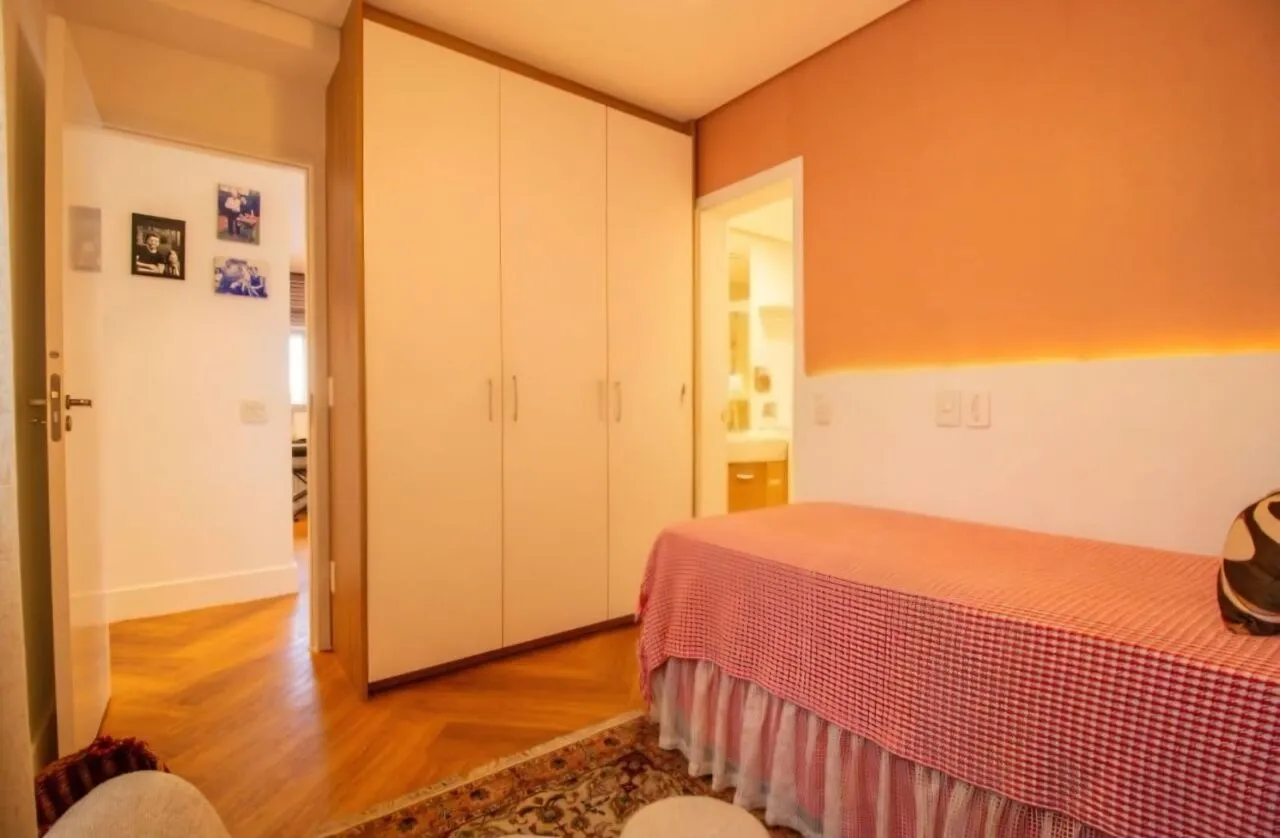 Imagem Apartamento mobiliado à venda no Brooklin com 132m², 2 suítes