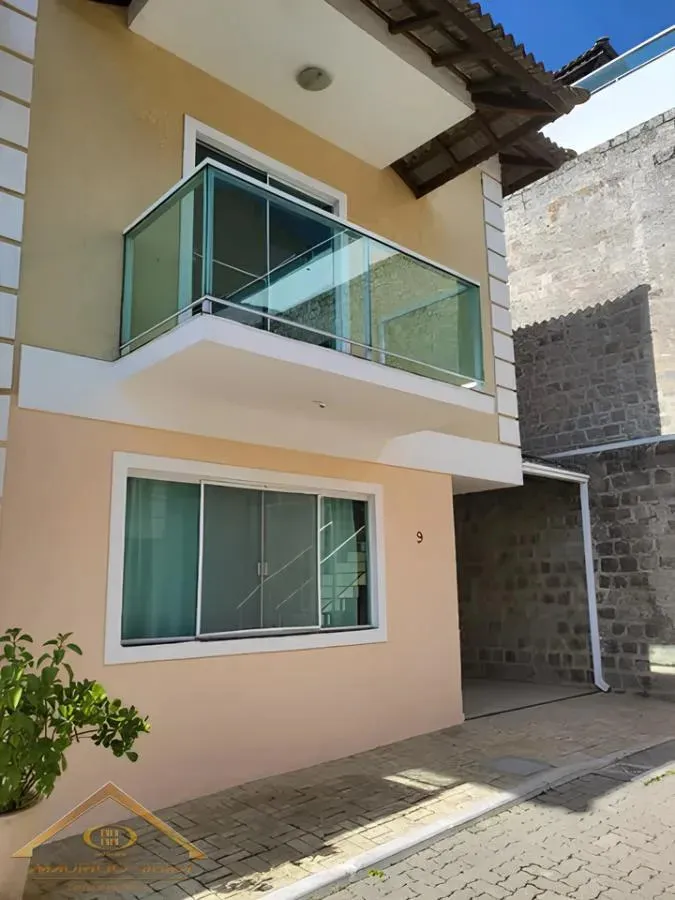 Imagem Casa em Condomínio para Venda em Cabo Frio / RJ no bairro Peró