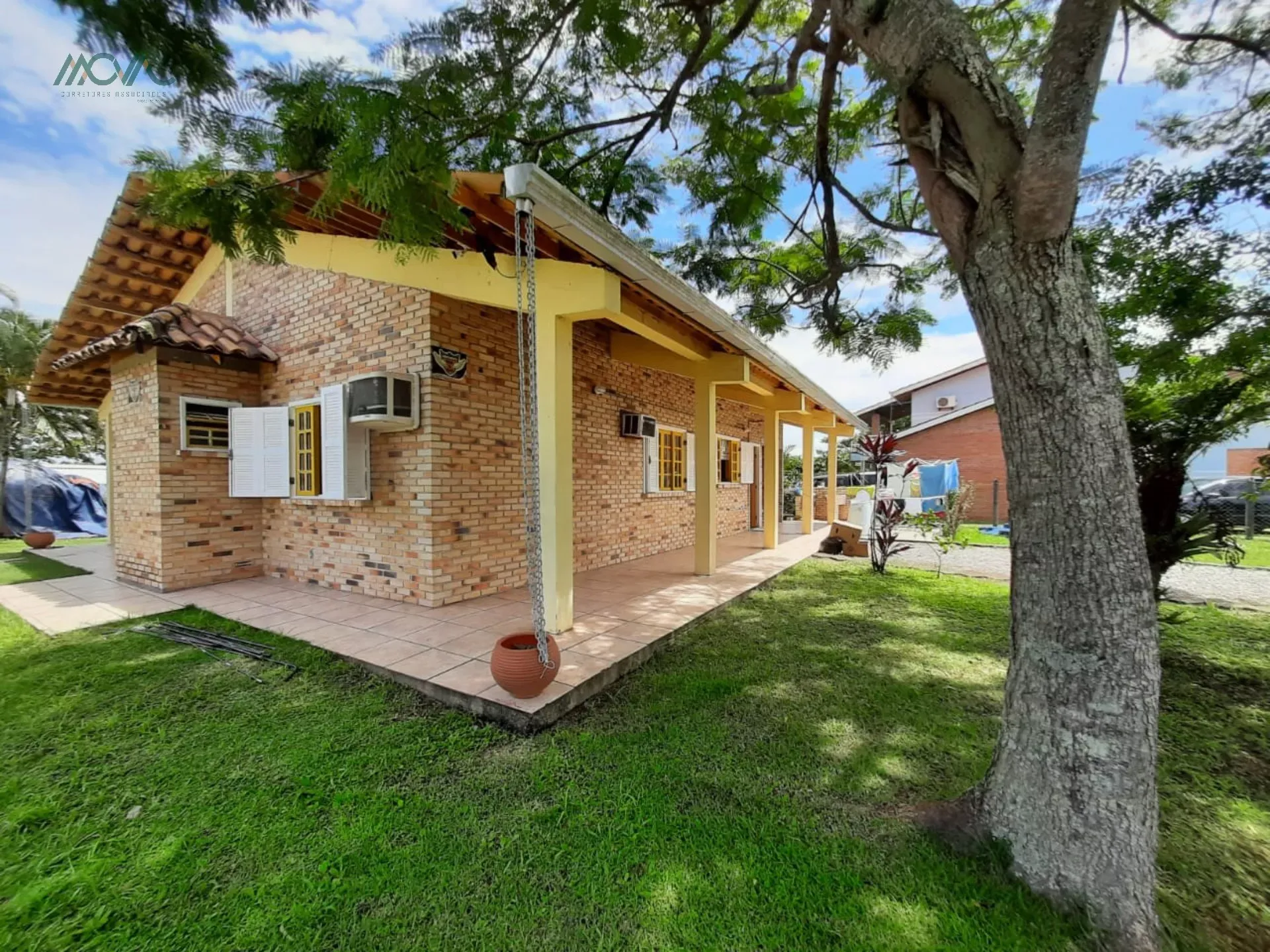 Imagem CASA PÉ NA AREIA EM ITAPOÁ - Incrível oportunidade, casa com uma vista deslumbrante para a Baía ...