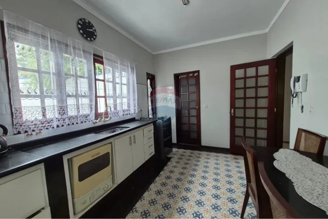 Imagem Casa Comercial em Votorantim: Ampla e Bem Localizada!
