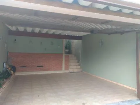 Imagem VENDA DE CASA NO JARDIM AMARAL, EM ITAQUAQUECETUBA/SP, 132m² com 02 dorm, garagem coberta e área de lazer com churrasqueira e redário. CONSULTE-NOS.
