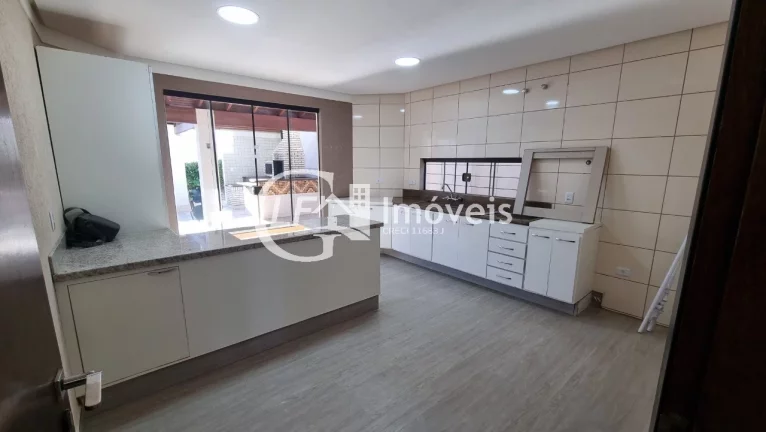 Imagem Excelente Sobrado em Localização Privilegiada ? Próximo à Av. Fábio Zahran
