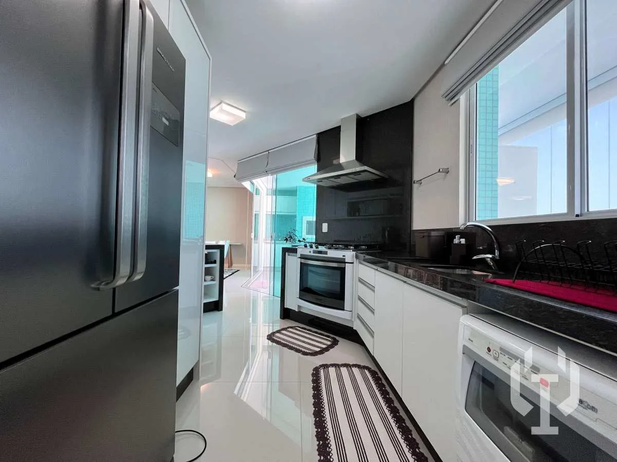 Imagem Apartamento Frente Mar 4 Suítes Mobiliado Pronto Para Morar em Meia Praia