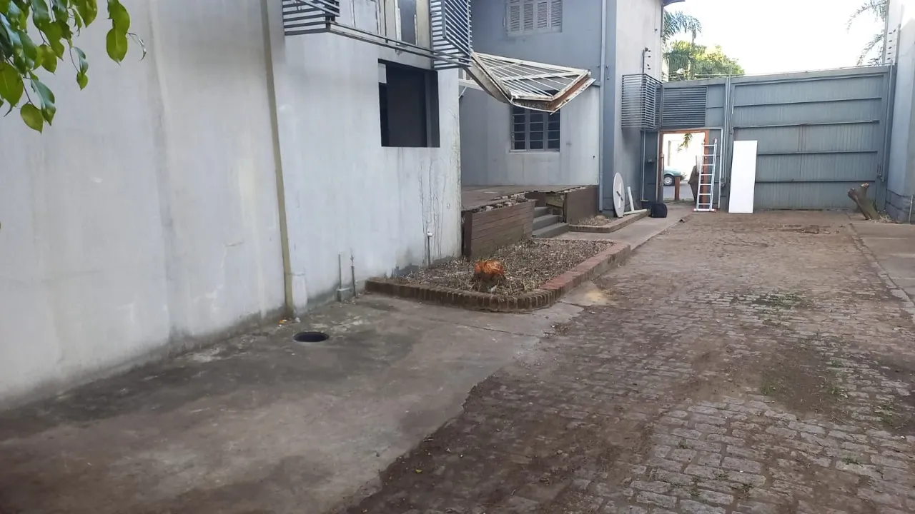 Imagem Excelente oportunidade de locação: terreno com 31 metros de frente por 60 metros de profundidade, ...