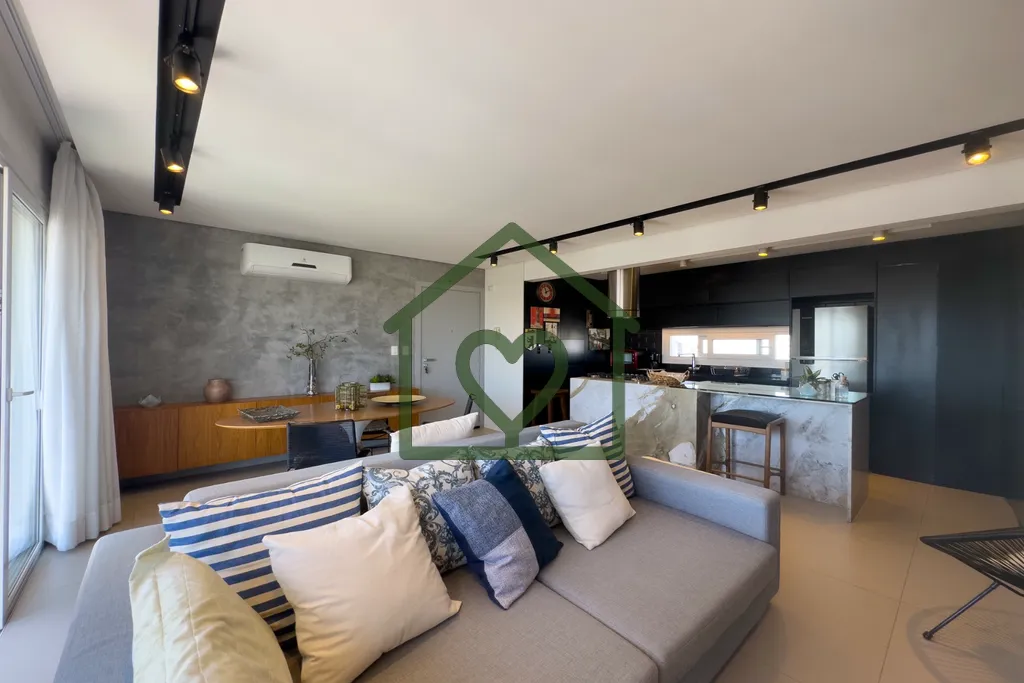 Imagem Excelente apartamento mobiliado, 2 dormitórios sendo 1 suíte, último andar com vista privilegiada...