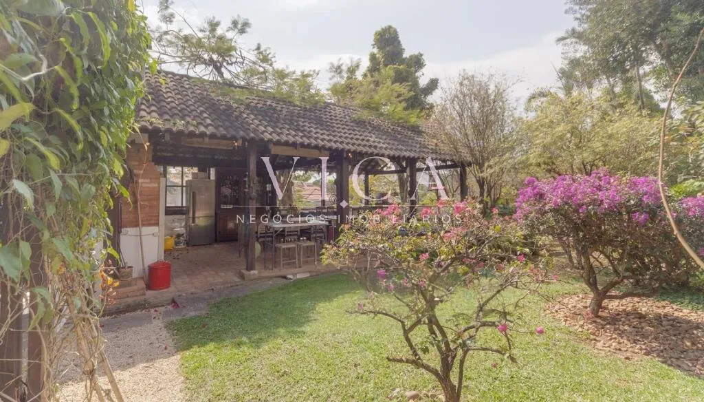 Imagem Casa com 3 dormitórios a venda, 250m² por R$ 2.499.000,00 - Alphaville/SP