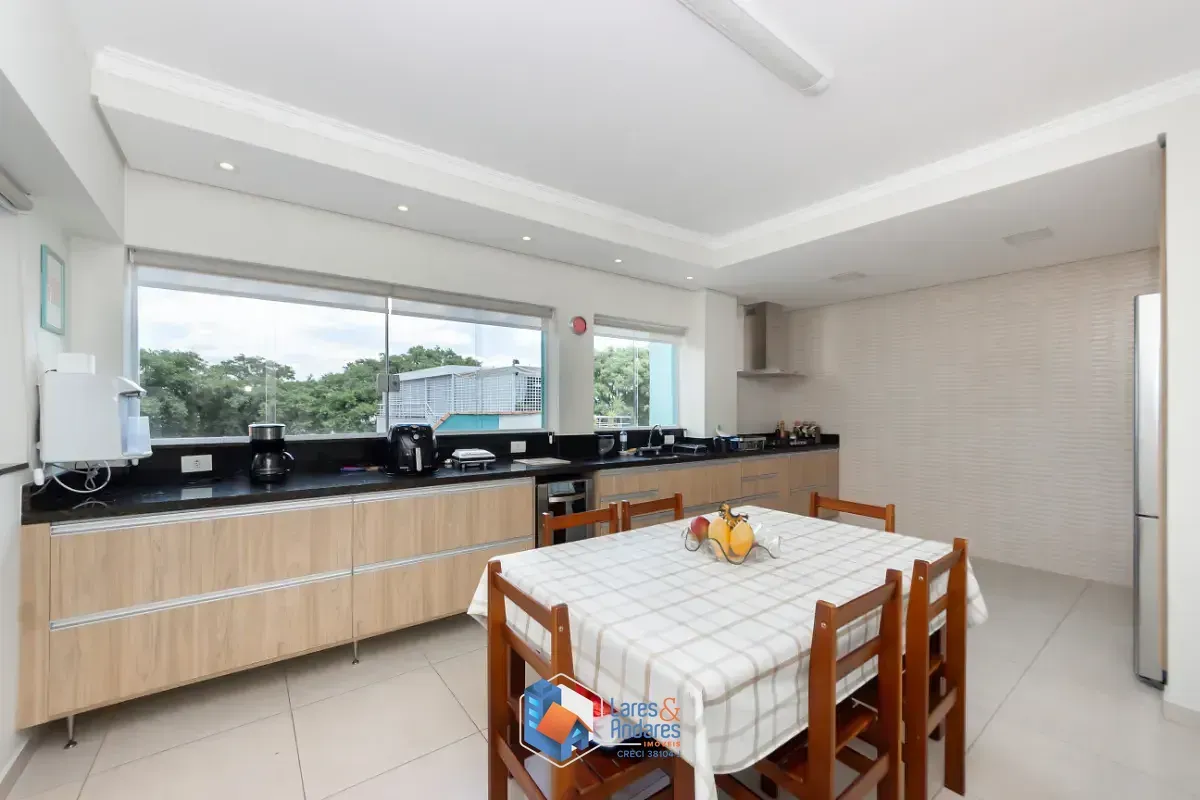 Imagem Casa para venda em Água Fria com 3 quartos, sendo 2 suítes, 219m²