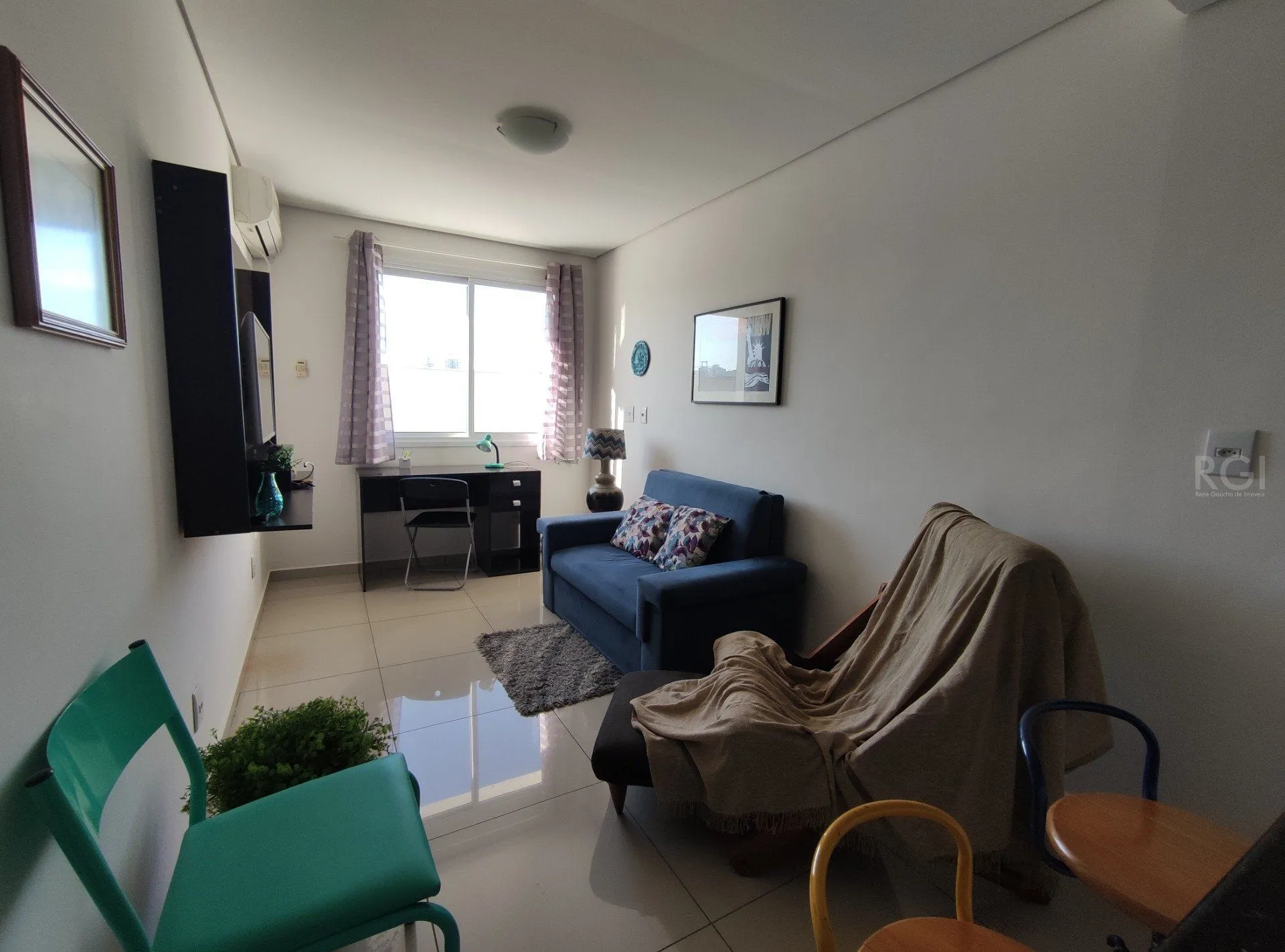 Imagem Apartamento para Venda - 40m², 1 dormitório, 1 vaga - Partenon