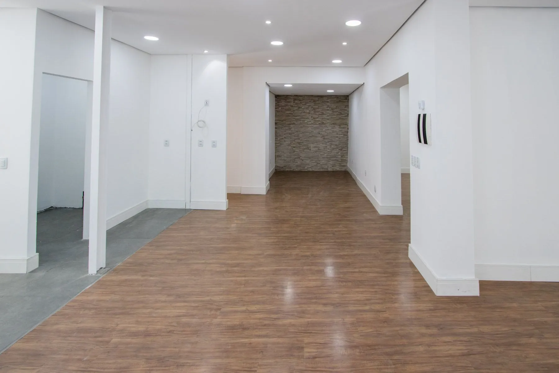 Imagem Casa comercial com aproximadamente 157m² privativos