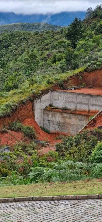 Imagem Terreno em Condomínio para Venda em Teresópolis / RJ no bairro Albuquerque