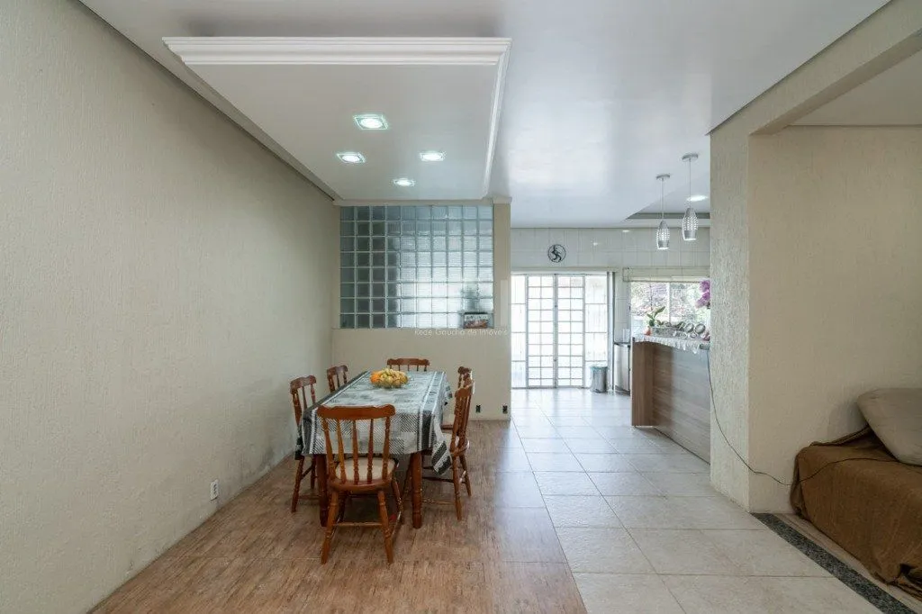 Imagem Casa para Venda - 259m², 4 dormitórios, sendo 1 suites, 4 vagas - Coronel Aparício Borges