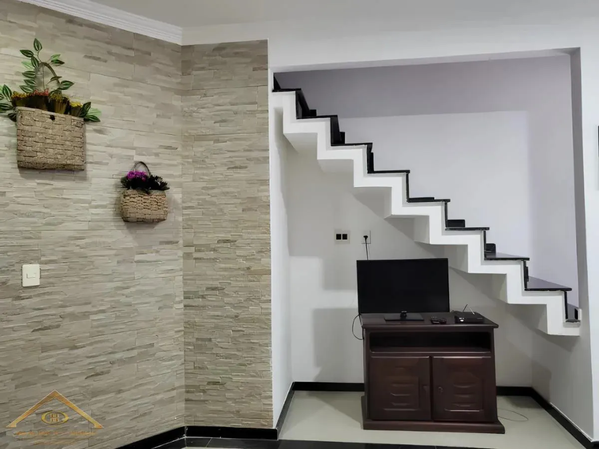 Imagem Casa em Condomínio para Venda em Cabo Frio / RJ no bairro Peró
