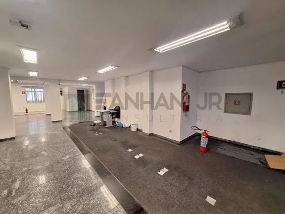 Imagem Casa Comercial de Alto Padrão para Locação em São Paulo-SP, Jardim América: 13 Salas, 5 Banheiros, 20 Vagas, 611m².