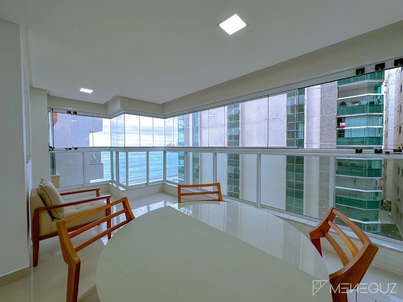 Imagem Residência Paradisíaca: Apartamento de 3 Quartos com Vista Deslumbrante para o Mar!