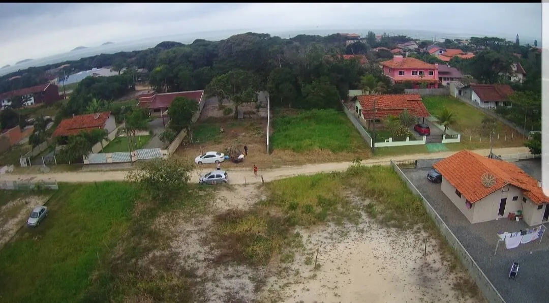 Imagem Vendo terreno na Praia do Ervino