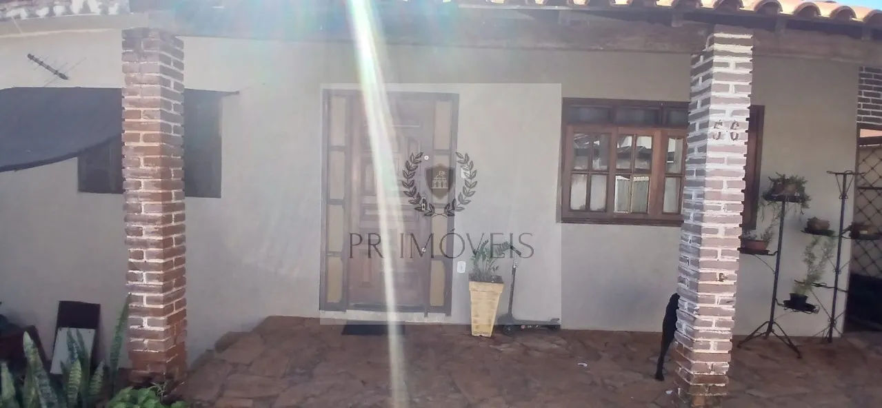 Foto do imóvel Imperdível oportunidade: Casa à venda em Araraquara-SP, Jardim Dom Pedro I - 3 quartos, 1 suíte, 1 sala, 1 banheiro, 1 vaga, 50m².