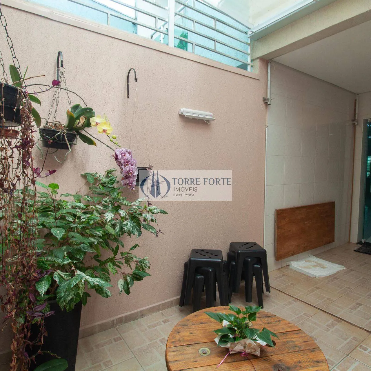 Imagem Linda casa com 3 suítes , churrasqueira, varanda , 2 vagas