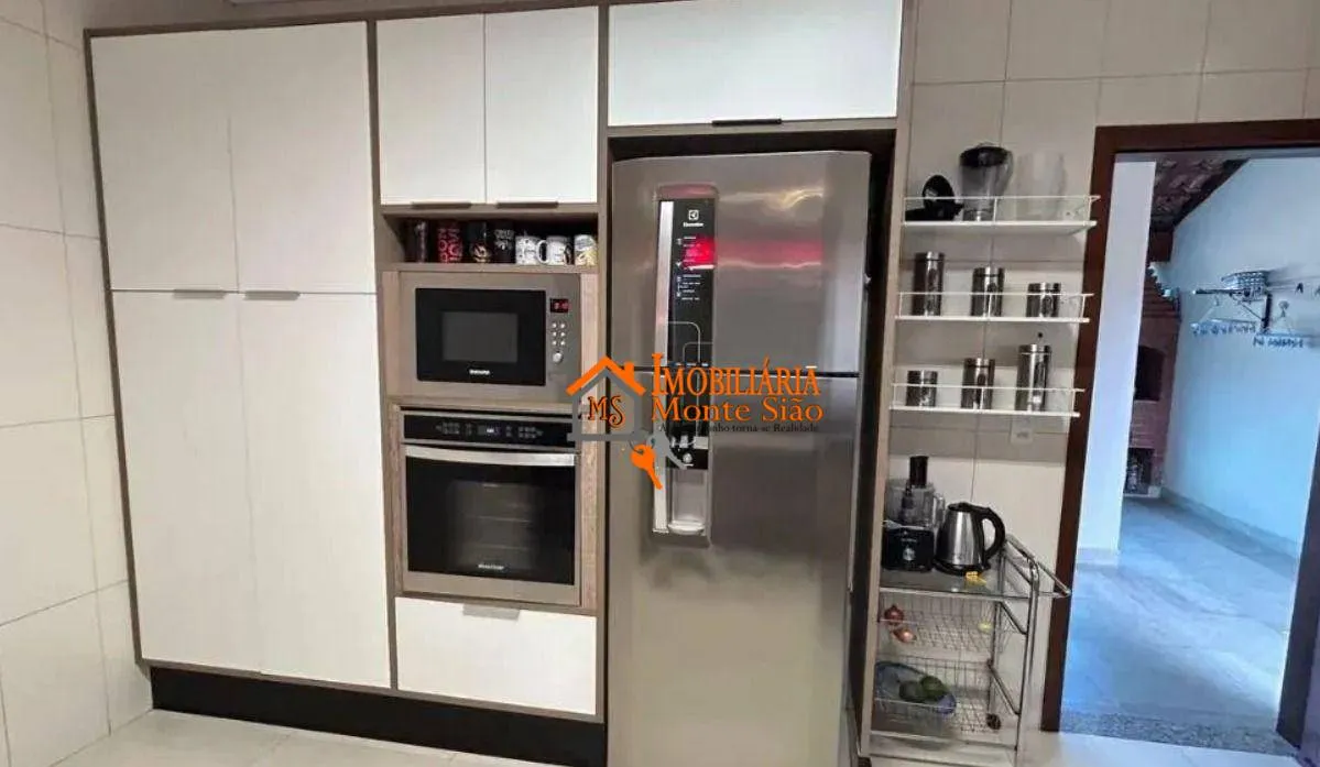 Imagem Sobrado com 3 dormitórios à venda, 178 m² por R$ 900.000 - Jardim Barbosa - Guarulhos/SP