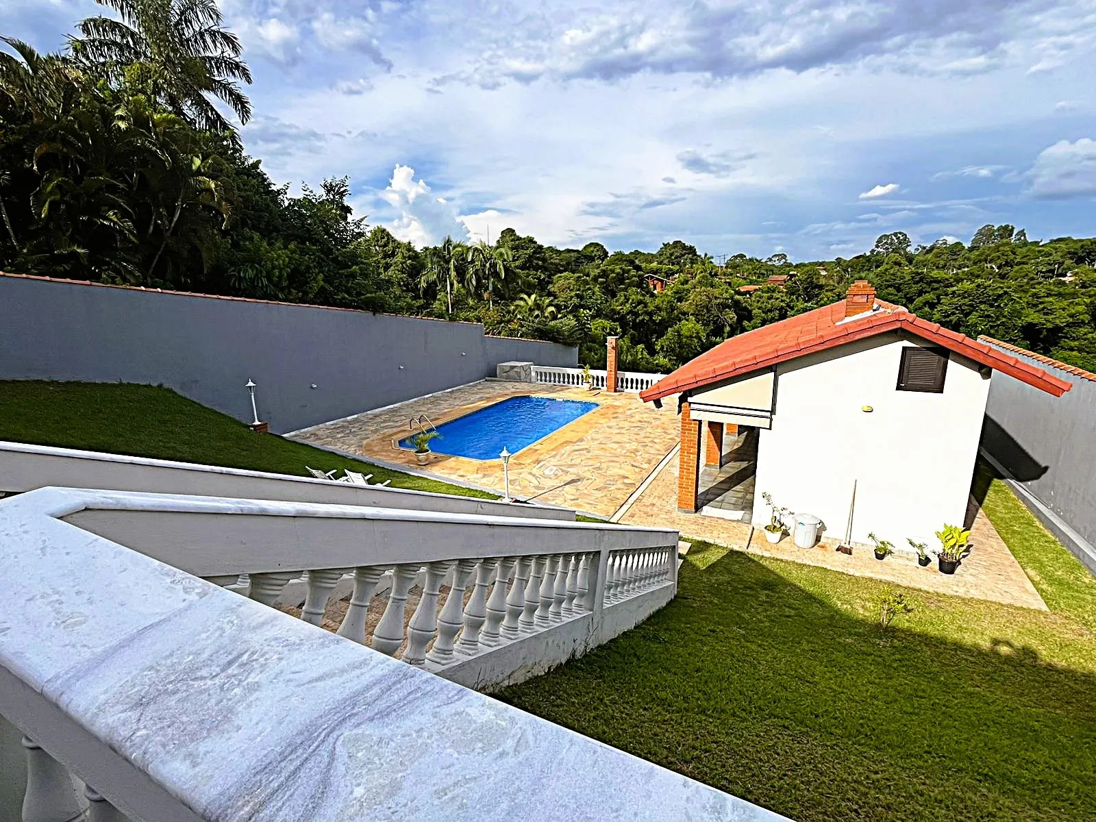 Imagem Chácara com 2.112,00m² Localizado no Condomínio Vitassay.