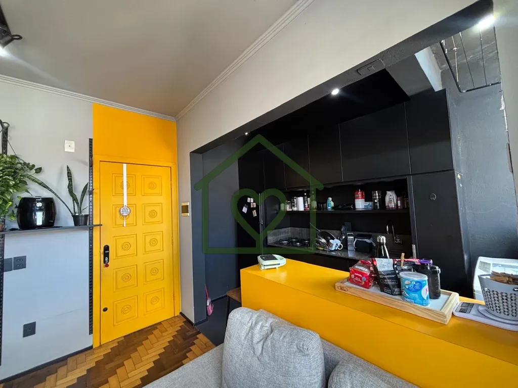 Imagem Vendo apartamento totalmente mobiliado e equipado, na Praça Conde esquina Duque de Caxias, a poucos...