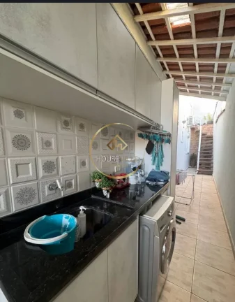 Imagem Casa, 3 Dormitórios, (1 Suíte),  2 Vagas, Jardim das Industrias, SJC