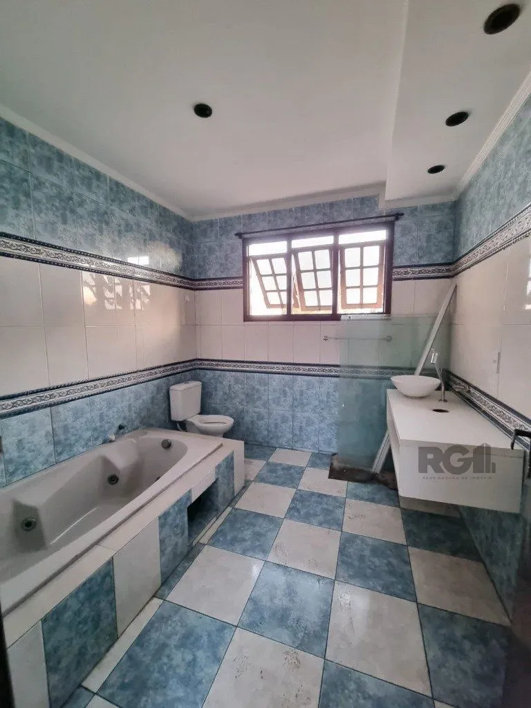 Imagem Casa com 3 dormitórios no bairro Sarandi