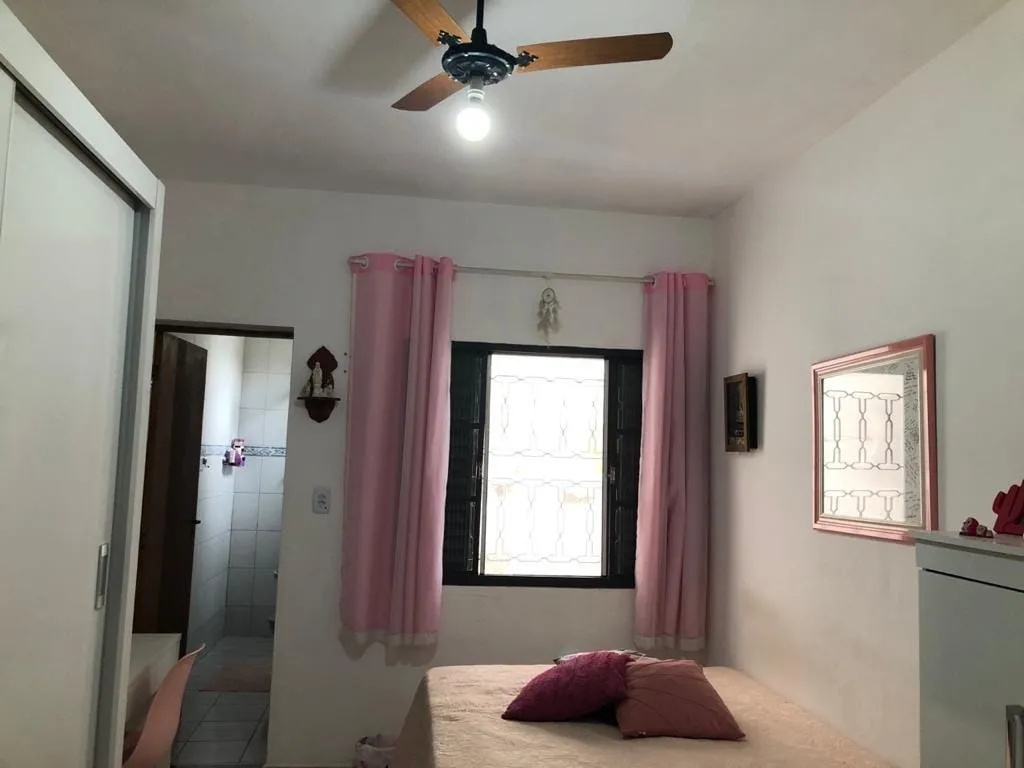 Imagem Casa à venda 3 Quartos, 2 Suites, 5 Vagas, 410M², Santana, Pindamonhangaba - SP