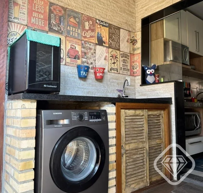 Imagem Casa em condomínio no bairro Hípica, semi mobiliada, totalmente reformada com pátio amplo e excel...