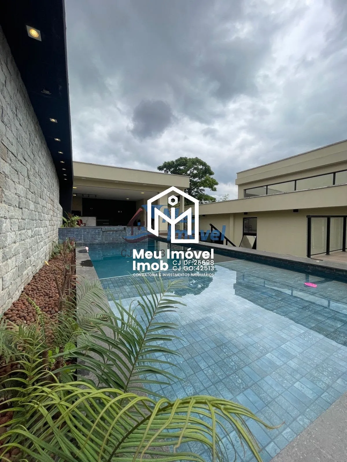 Imagem Casa 4 Quartos 4 Suítes 2 Vagas 320m² Águas Claras/DF