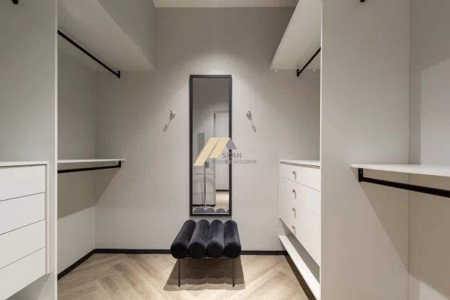 Imagem Apartamento mobiliado para alugar no Cambuí: 3 Quartos, 1 Suíte, 4 Banheiros, 1 Vaga de Garagem, 180m² - Campinas-SP