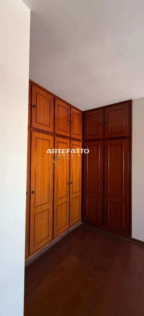 Imagem Casa para alugar em Franca, Estação, com 12 quartos, 298m2
