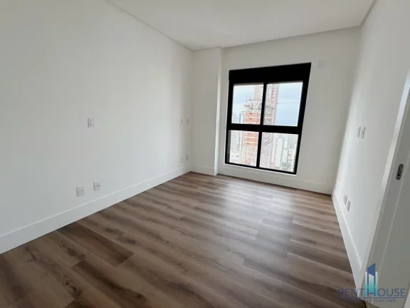 Imagem Apartamento Zona Central para Venda em Balneário Camboriú, CENTRO, 4 dormitórios, 2 suítes, 4 banheiros, 3 vagas