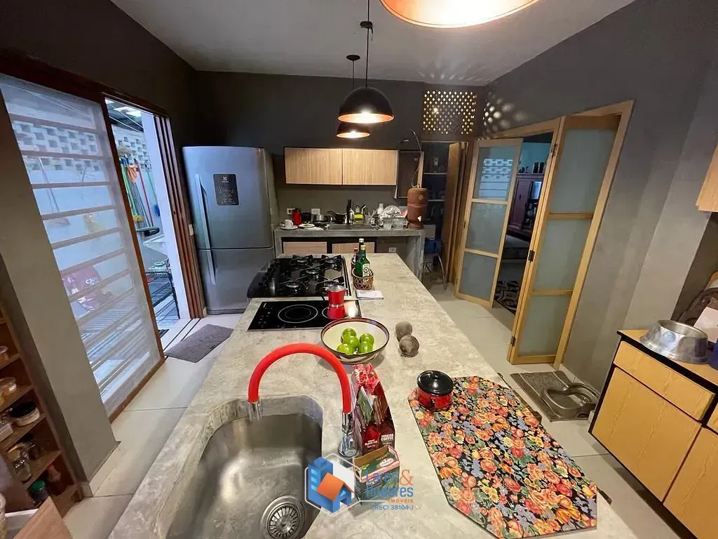 Imagem Casa para venda em Real Parque com 2 quartos, sendo 2 suítes, 293m²