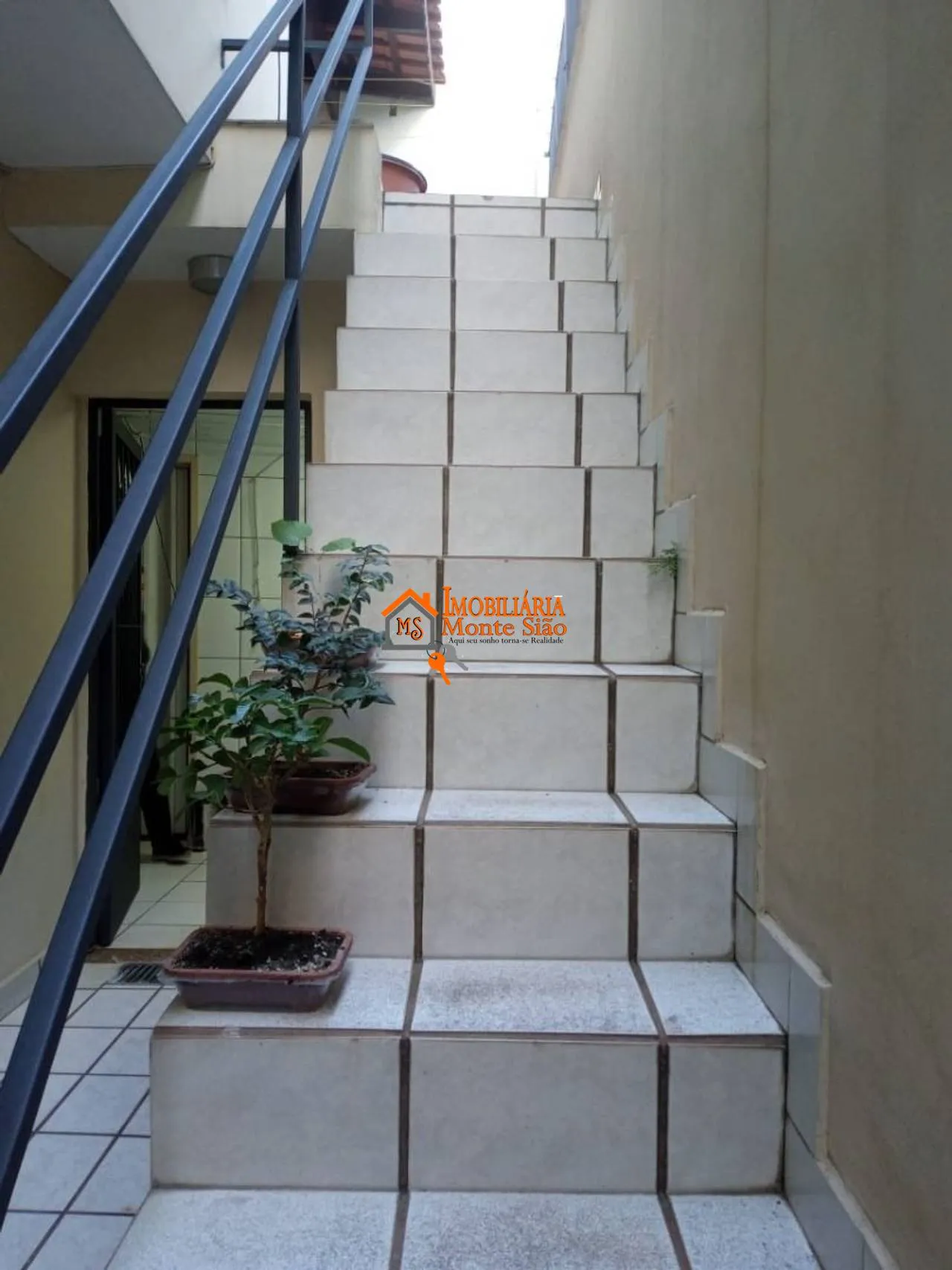 Imagem Sobrado com 3 dormitórios à venda, 256 m² por R$ 1.200.000,00 - Vila Augusta - Guarulhos/SP