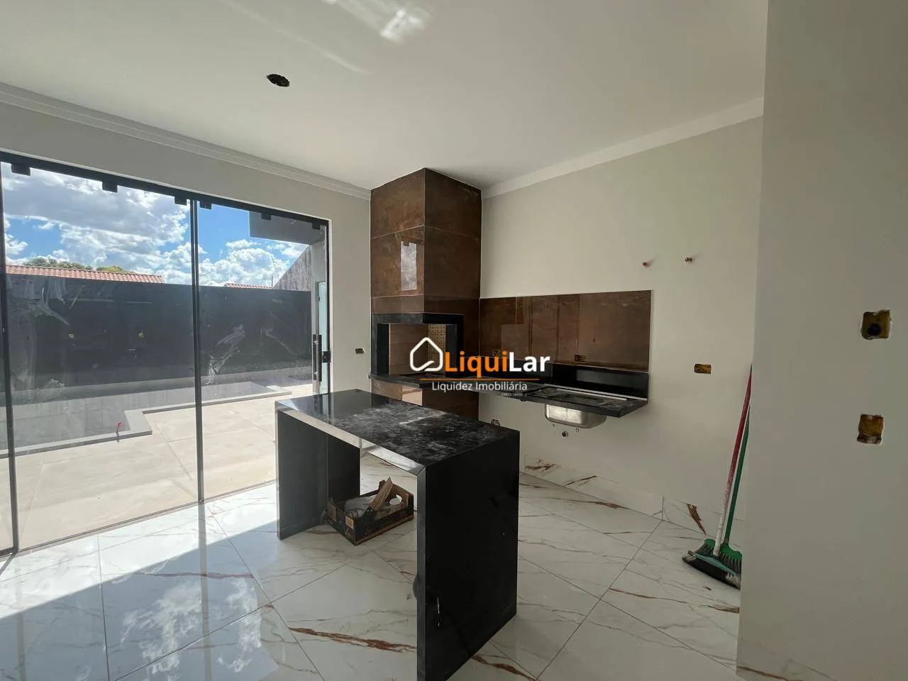 Imagem : Casa Nova à Venda na Vila Carlota com 2 Suítes e Piscina
