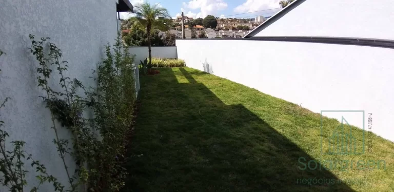 Imagem Casa com 3 Quartos Suítes, à Venda, 235 m² por R$ 1.800.000 em Atibaia