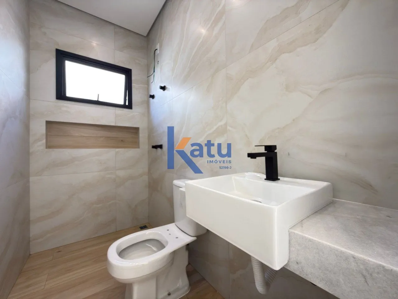 Imagem CASA À VENDA NO CONDOMÍNIO RESERVA ERMIDA - JUNDIAÍ/SP

O imóvel possui 147 m² de área constru...