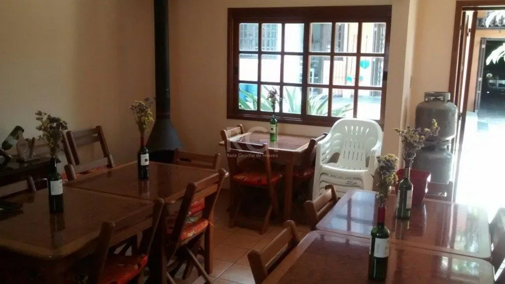 Imagem Casa para Venda - 316m², 3 dormitórios, sendo 1 suites, 2 vagas - Cavalhada
