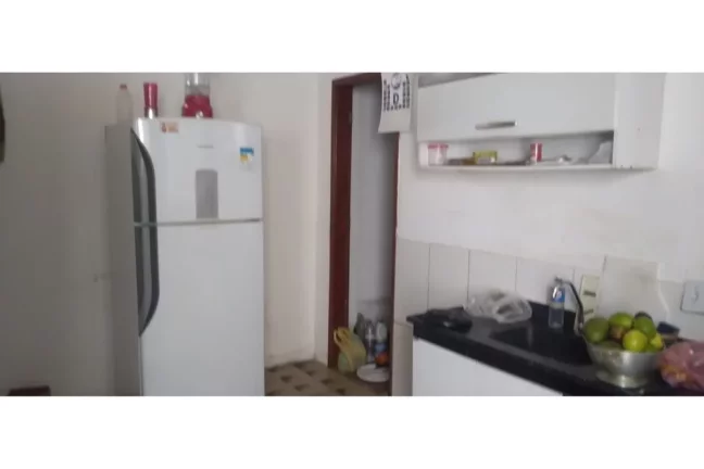 Imagem Casa à Venda no Jardim Santo Elias, SP, oportunidade para renda extra.