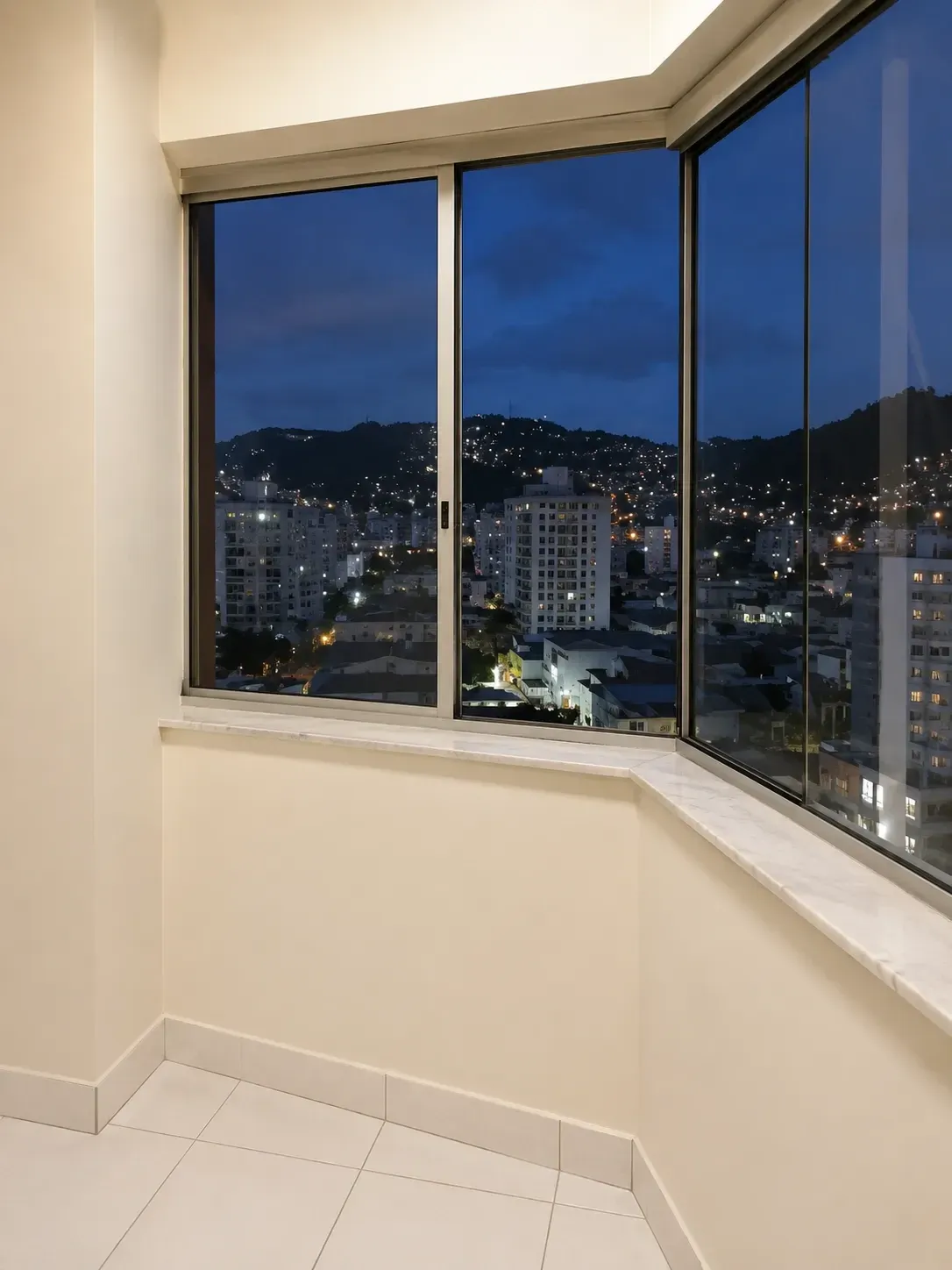 Imagem Flat com 1 Quarto à Venda, 33 m² em Centro - Florianópolis