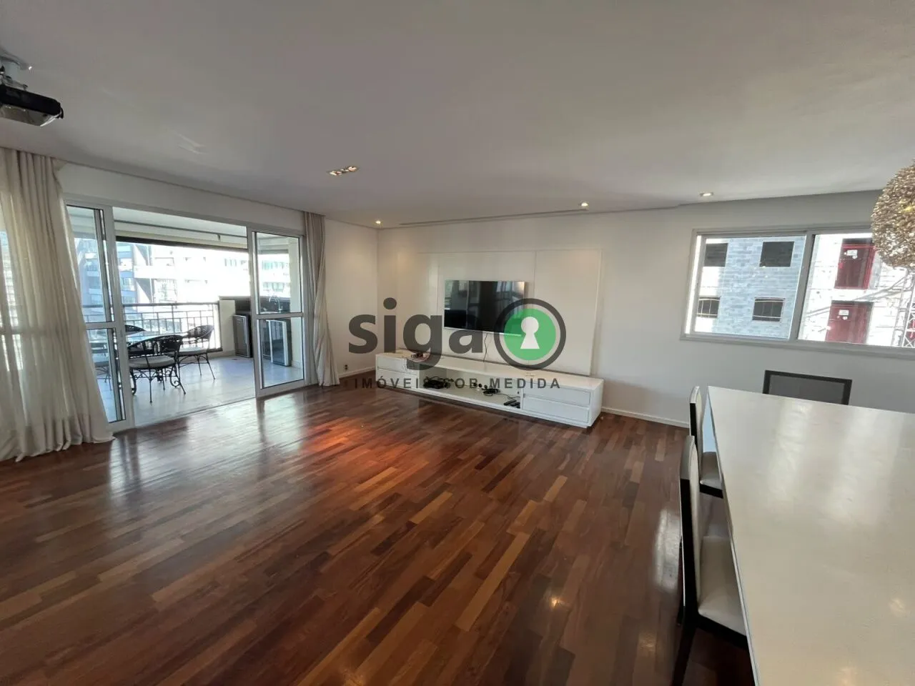 Foto do imóvel APARTAMENTO COM 4 DOMITORIOS SENDO SUITES PARA LOCAÇÃO NO CAMPO BELO